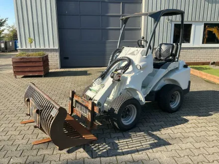 2023 Avant 523 Kompakter Schaufel / Radlader – RESALE
