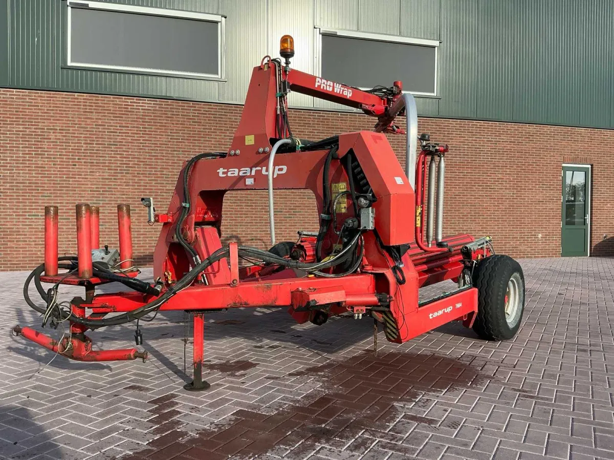 2006 Taarup 6851 Ballenwickler