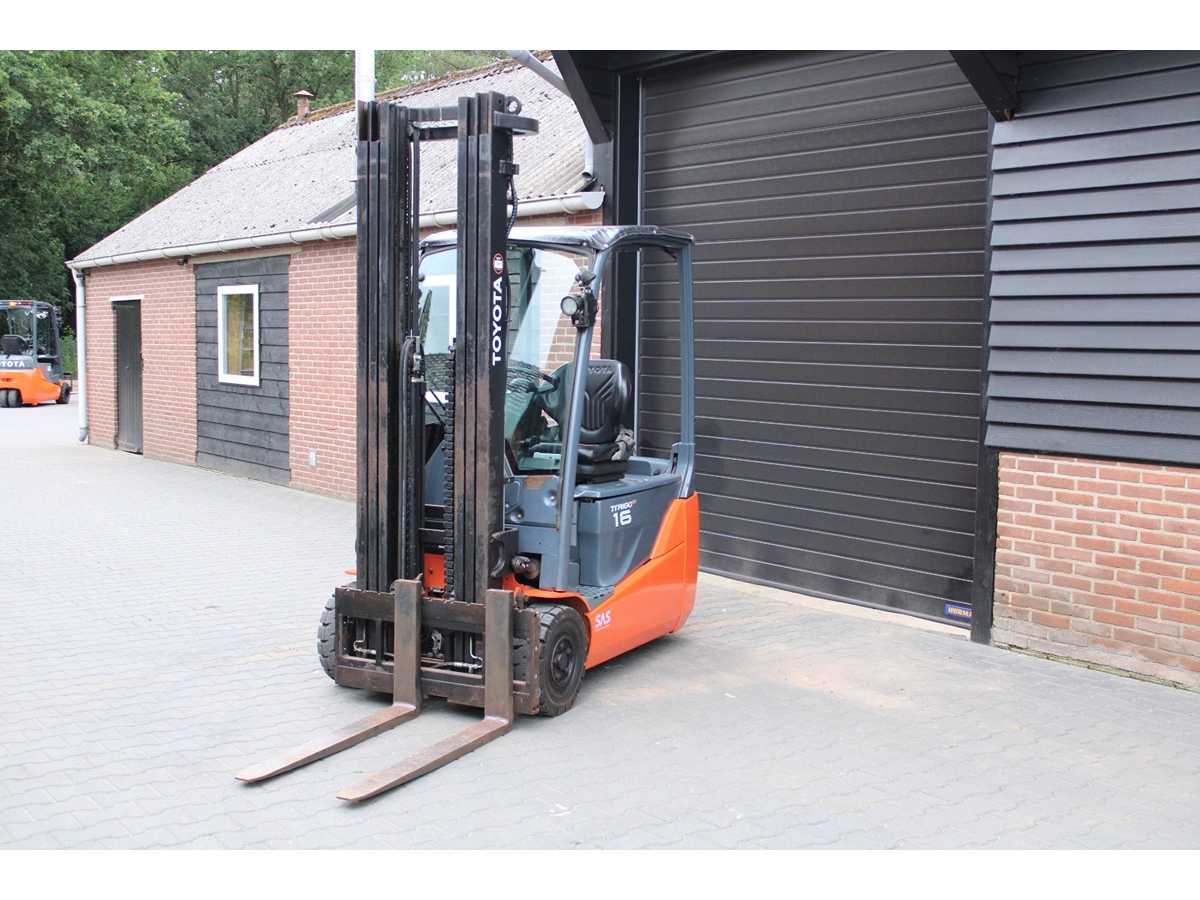 Toyota - 2017 - 7FBET16 - 5,5M Triplex, Freiheber, Seitenschalt - Gabelstapler