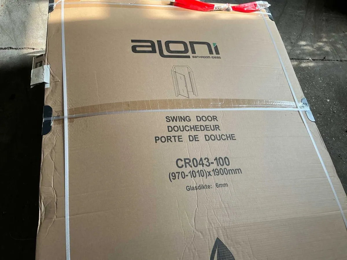 Neue Aioni-Duschtür und IKEA PAX/KOMPLEMENT-Innenteile