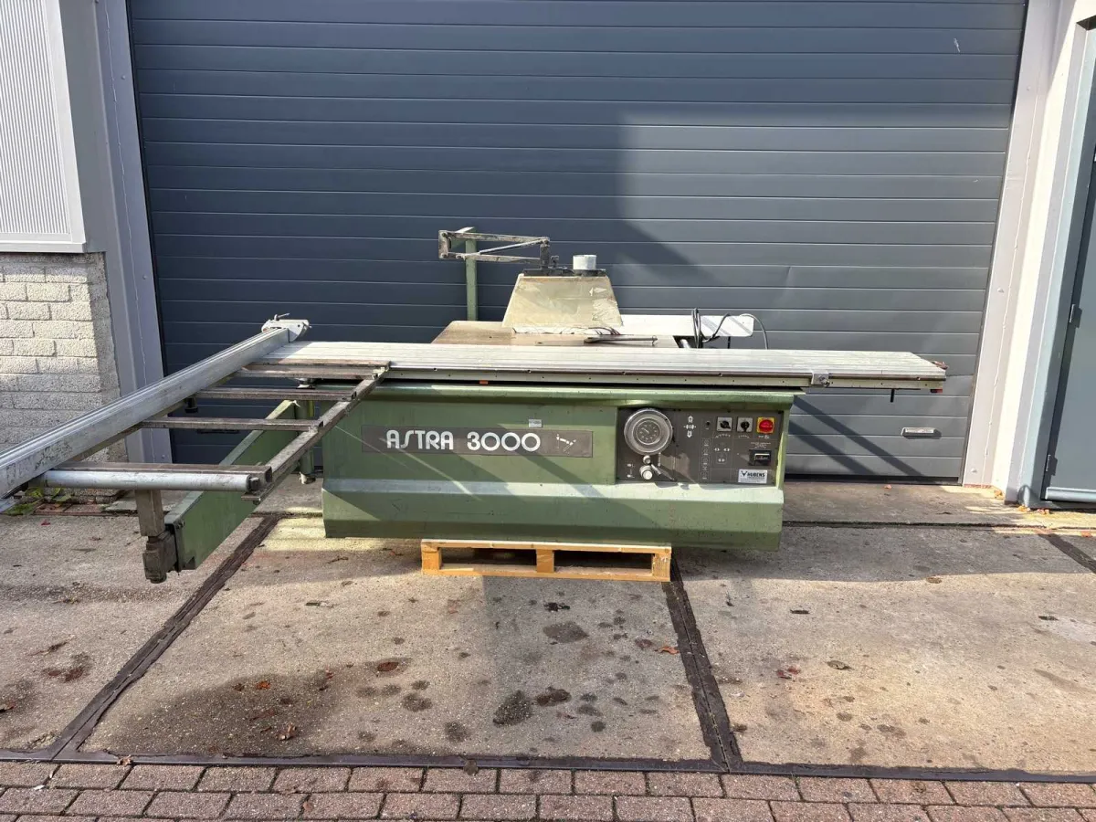 Astra 3000 Kreissägemaschine