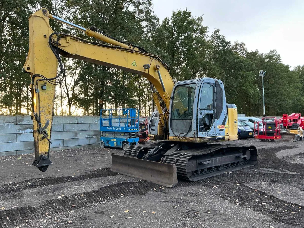 2008 New Holland Kobelco E135BSR-2 Raupenbagger