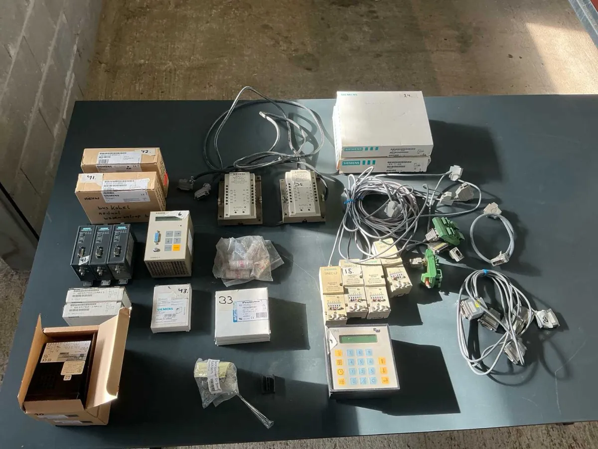 Siemens / Modicon industrielle Automatisierungskomponenten – PROFIBUS / SINEC / SIWAREX / ACS