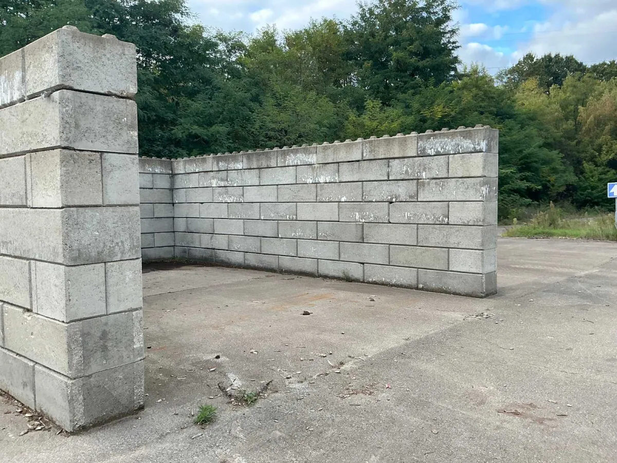 Stapeln von Betonblöcken (40x)