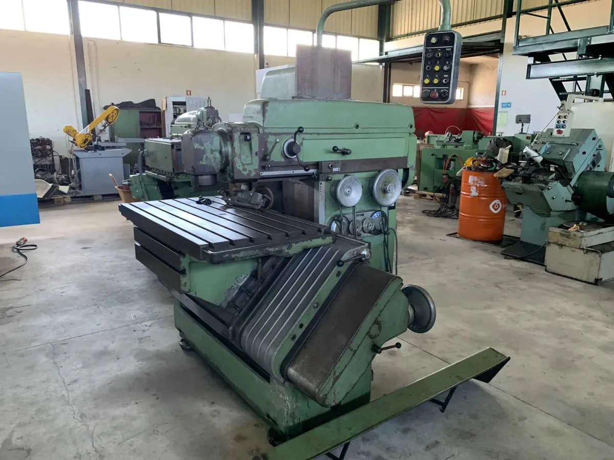 DECKEL FP33 Universalfräsmaschine