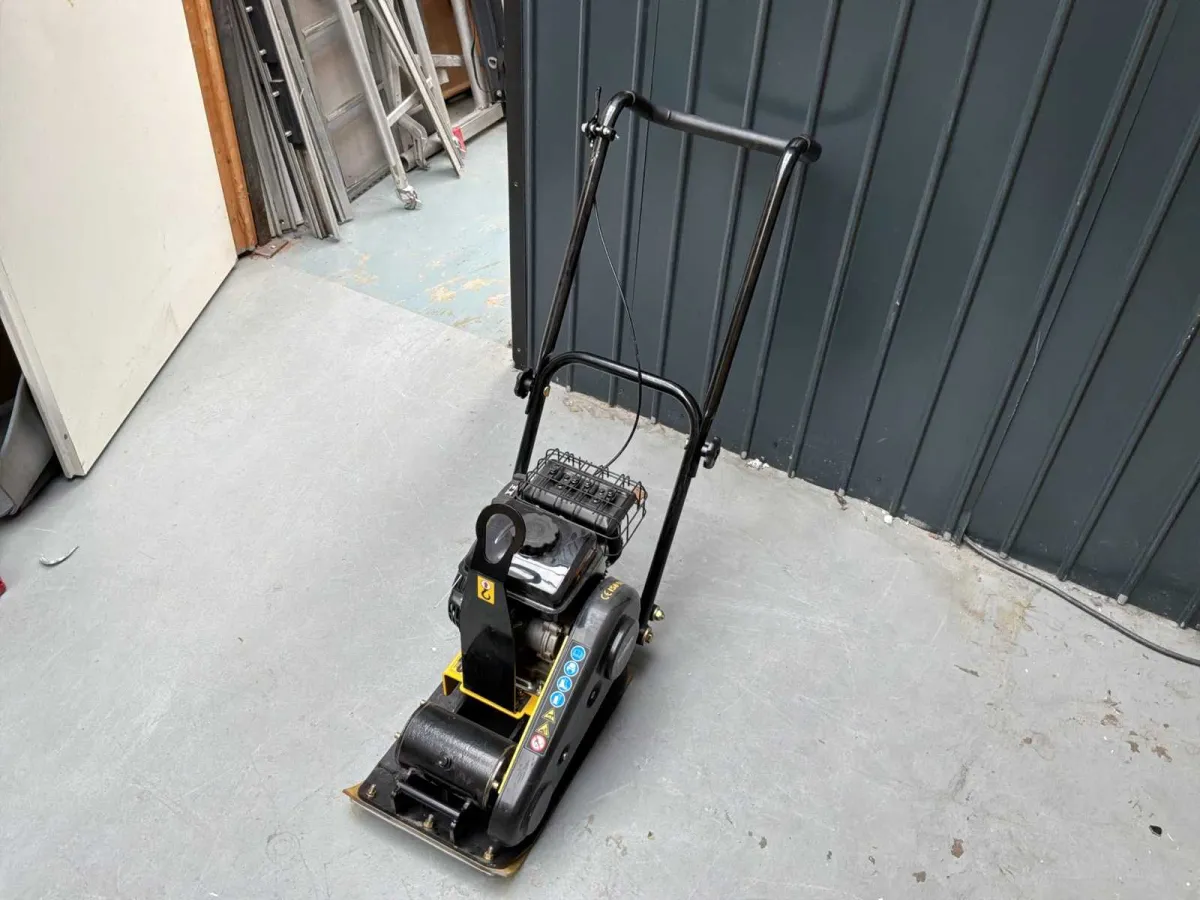 Hyundai CNP50c Vibrationsplattenverdichter