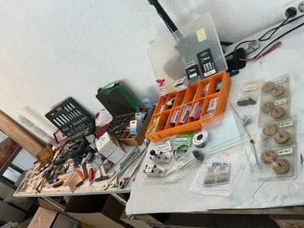 Handwerker Zubehör Schrauben Sätze Schlüssel Montage Koffer von Grand Pickert wäre Marke Sortiment – RESALE