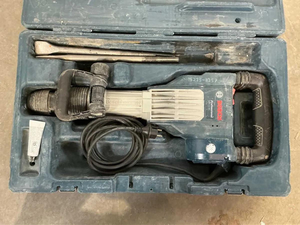 2017 Bosch GSH 11 VC Breaker 11kg SDS-max