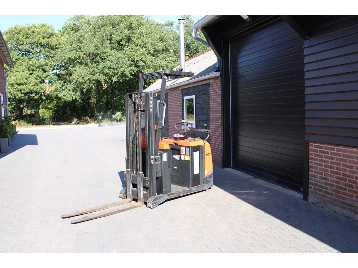 BT - 2015 - OSE120 - Stacker