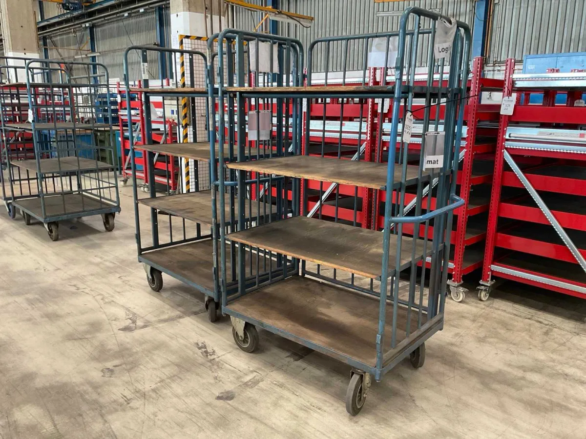 Lagerwagen (2x)