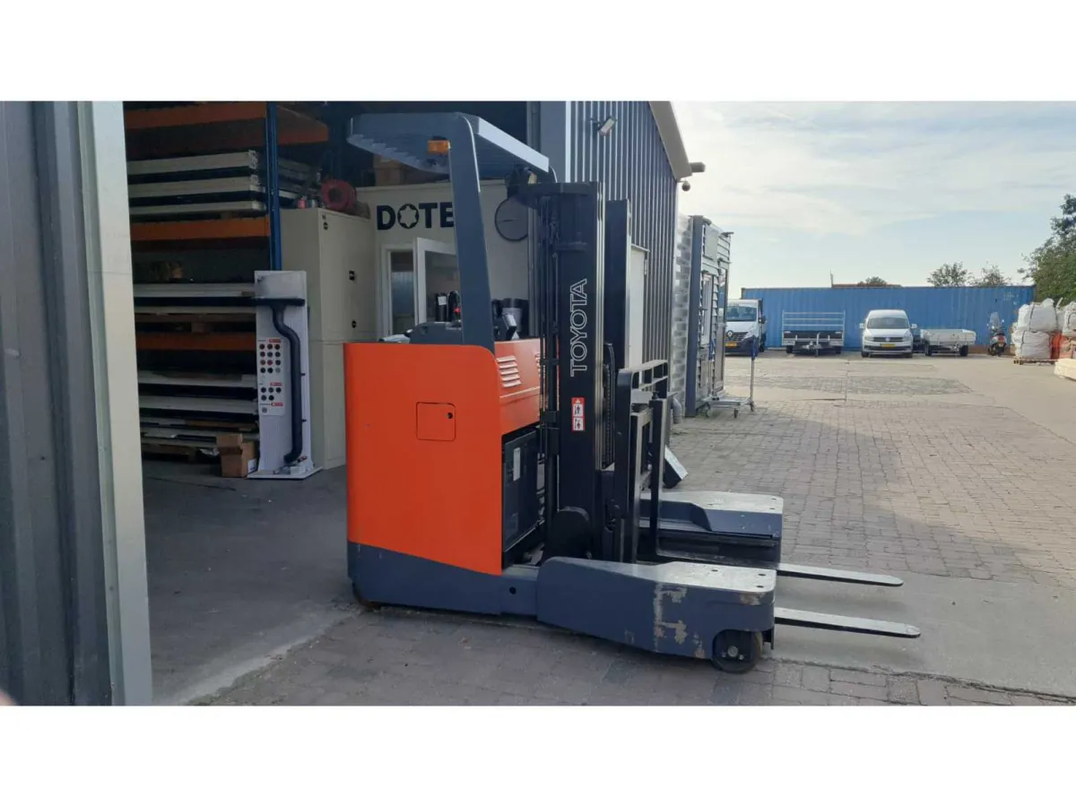 Toyota 6FRS20 4-Rad-Seitenlader