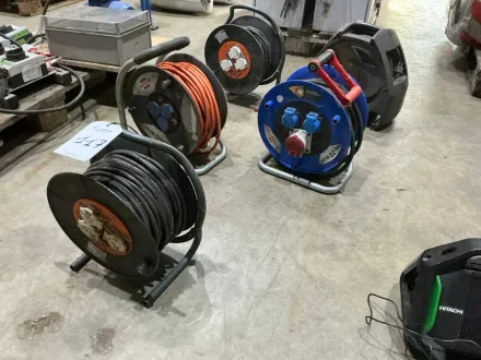 Verlängerungskabelspulen und Kabel (5x) – RESALE