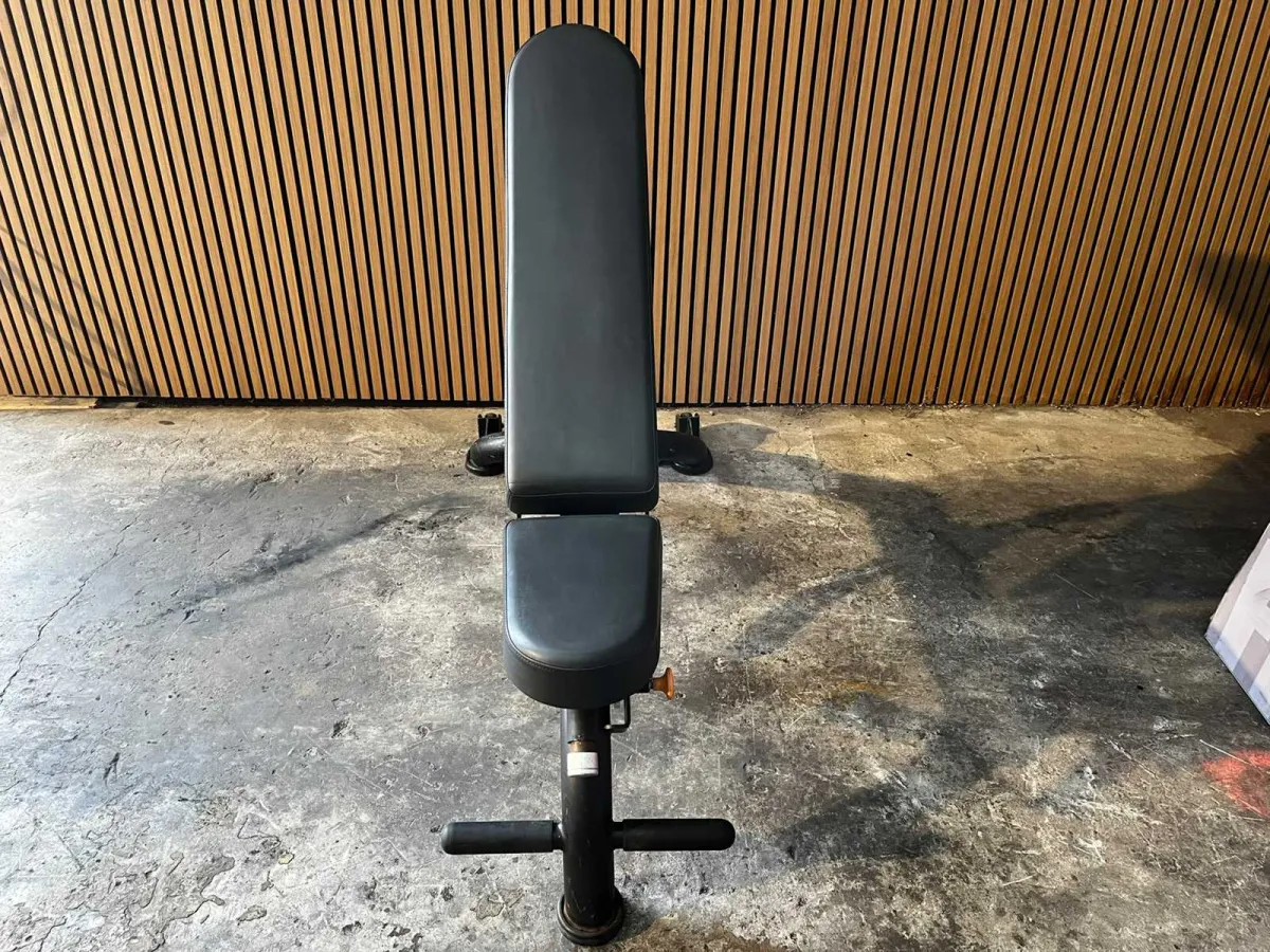 MATRIX - Aura G3 Adjustable Bench - Black - Adjustable Bench