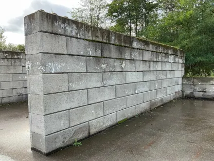 Stapeln von Betonblöcken (56x) – RESALE