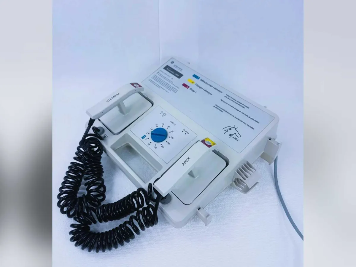 GE Responder 1000 – Defibrillator