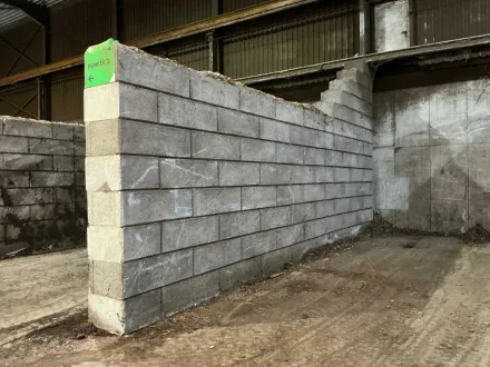 Stapeln von Betonblöcken (78x) – RESALE