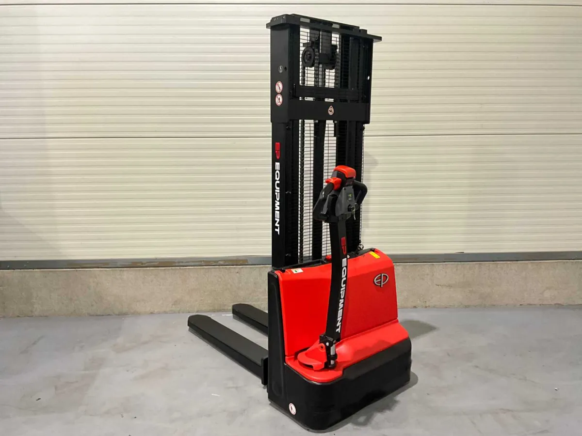2026 EP Equipment EST 3000MM Stacker
