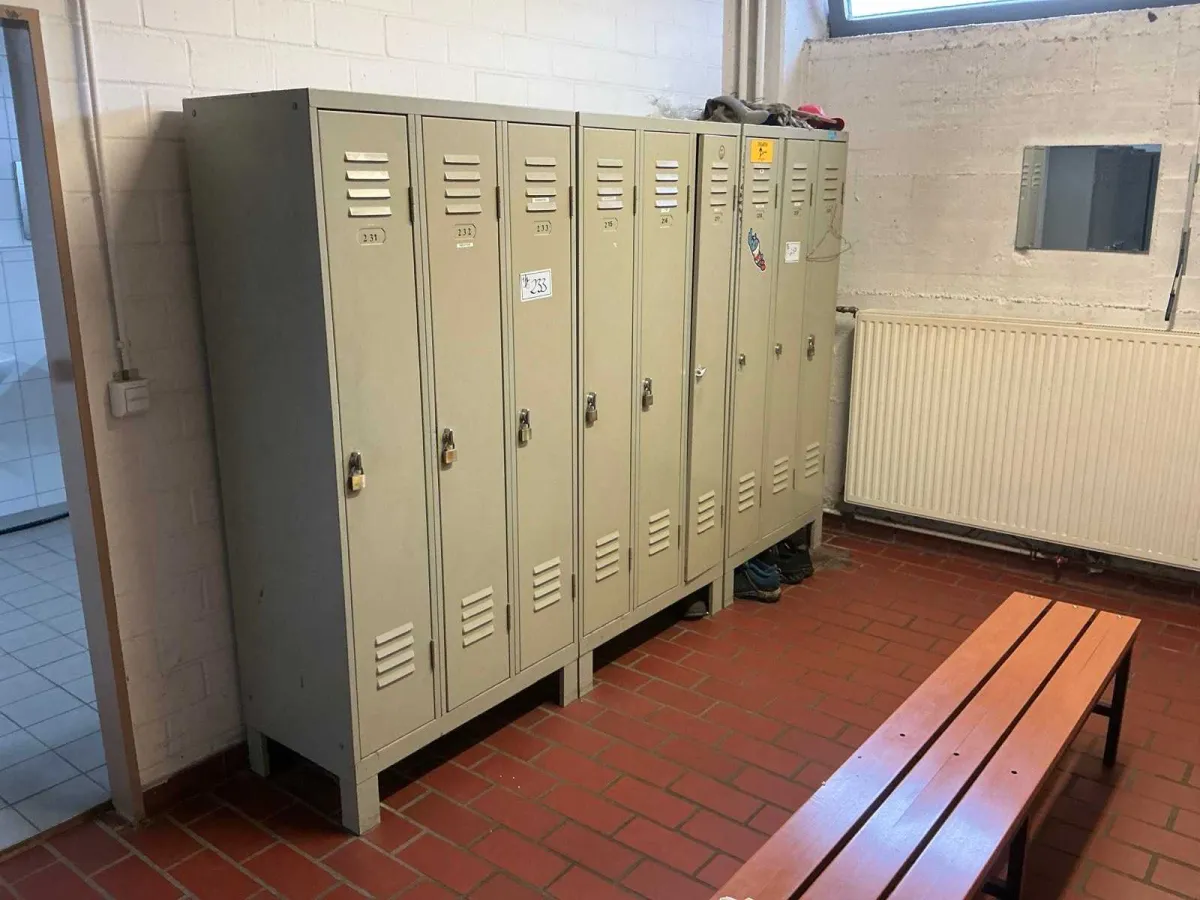 Lockers (3x)