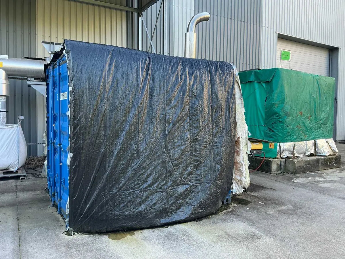 Versandcontainer (10 Fuß) / Ofenaufbau