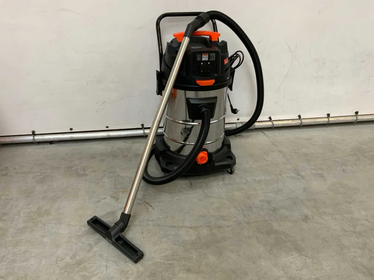 Daewoo DAVC2400-60L Industrie-Nass-Trocken-Staubsauger