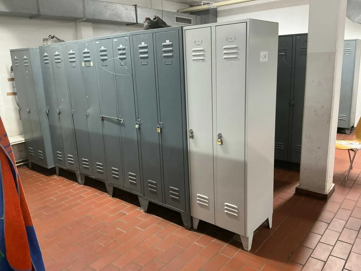 Lockers (12x)