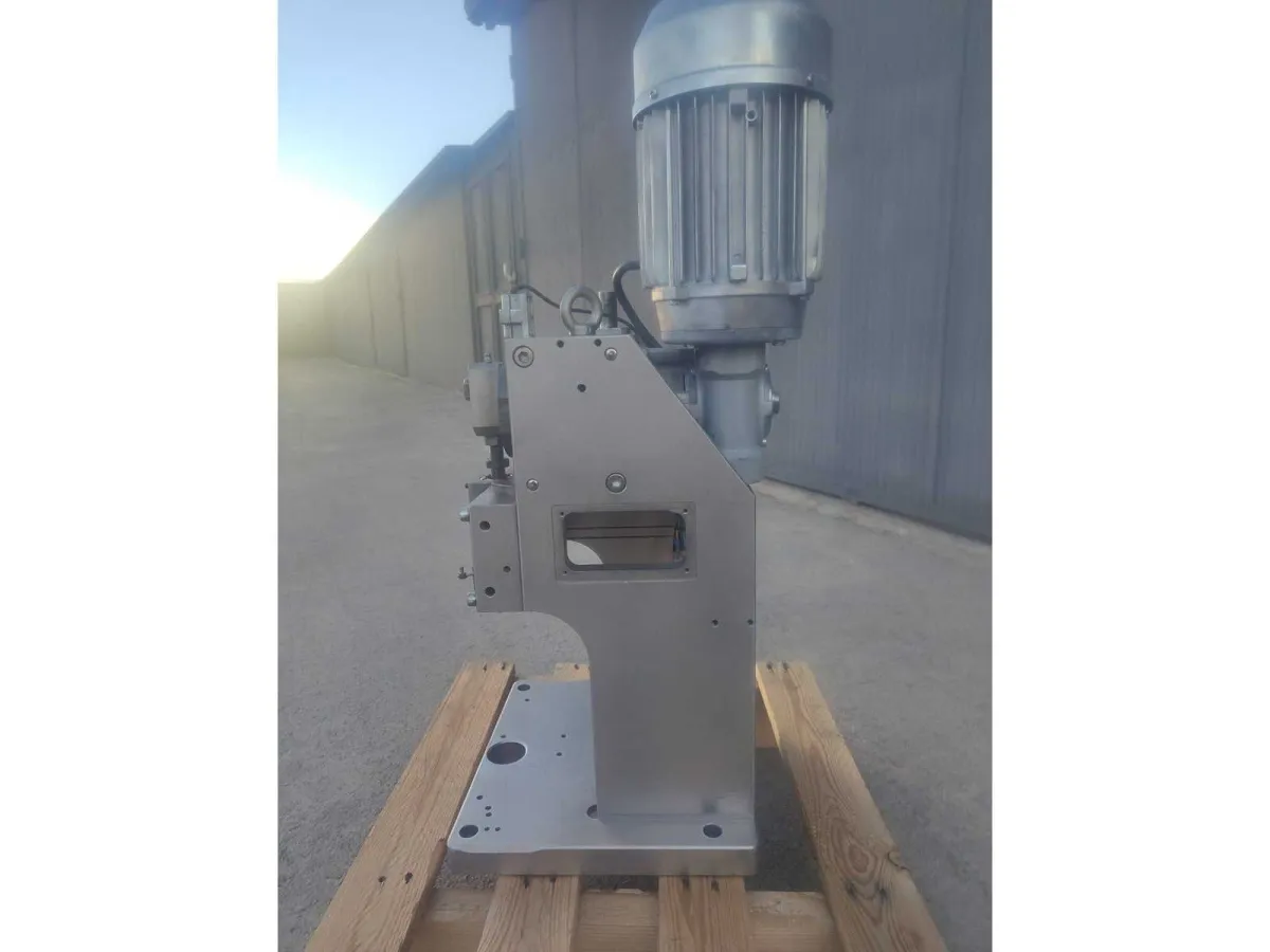 MECAL - P107 - Press