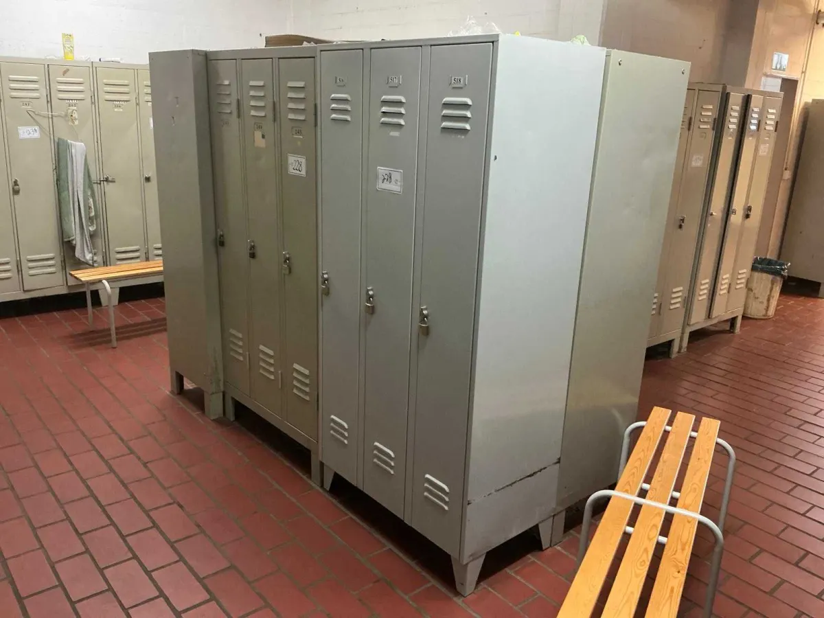 Lockers (2x)