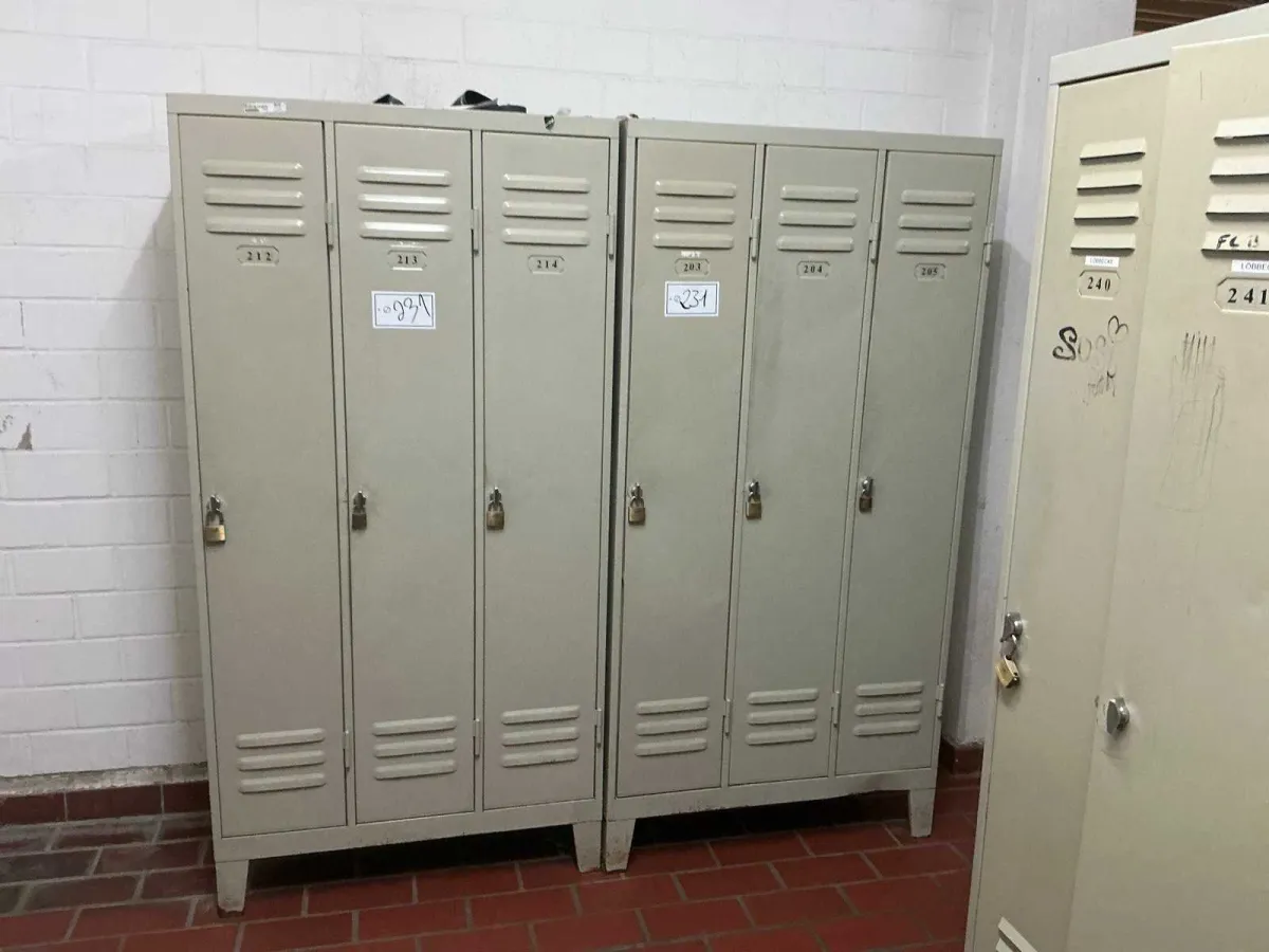 Lockers (2x)