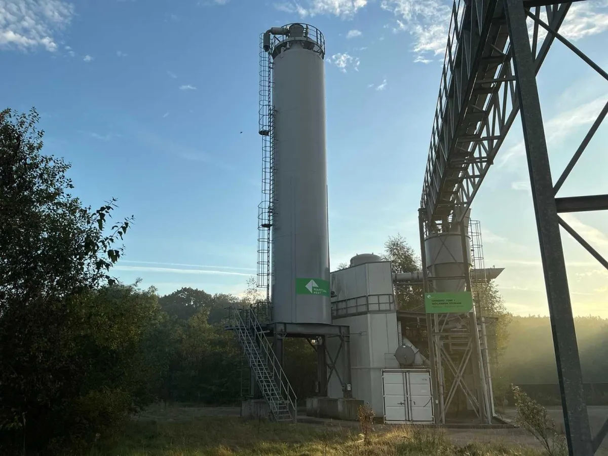 (c) 2010 Kurz Vertikaler Lagertank / Silo