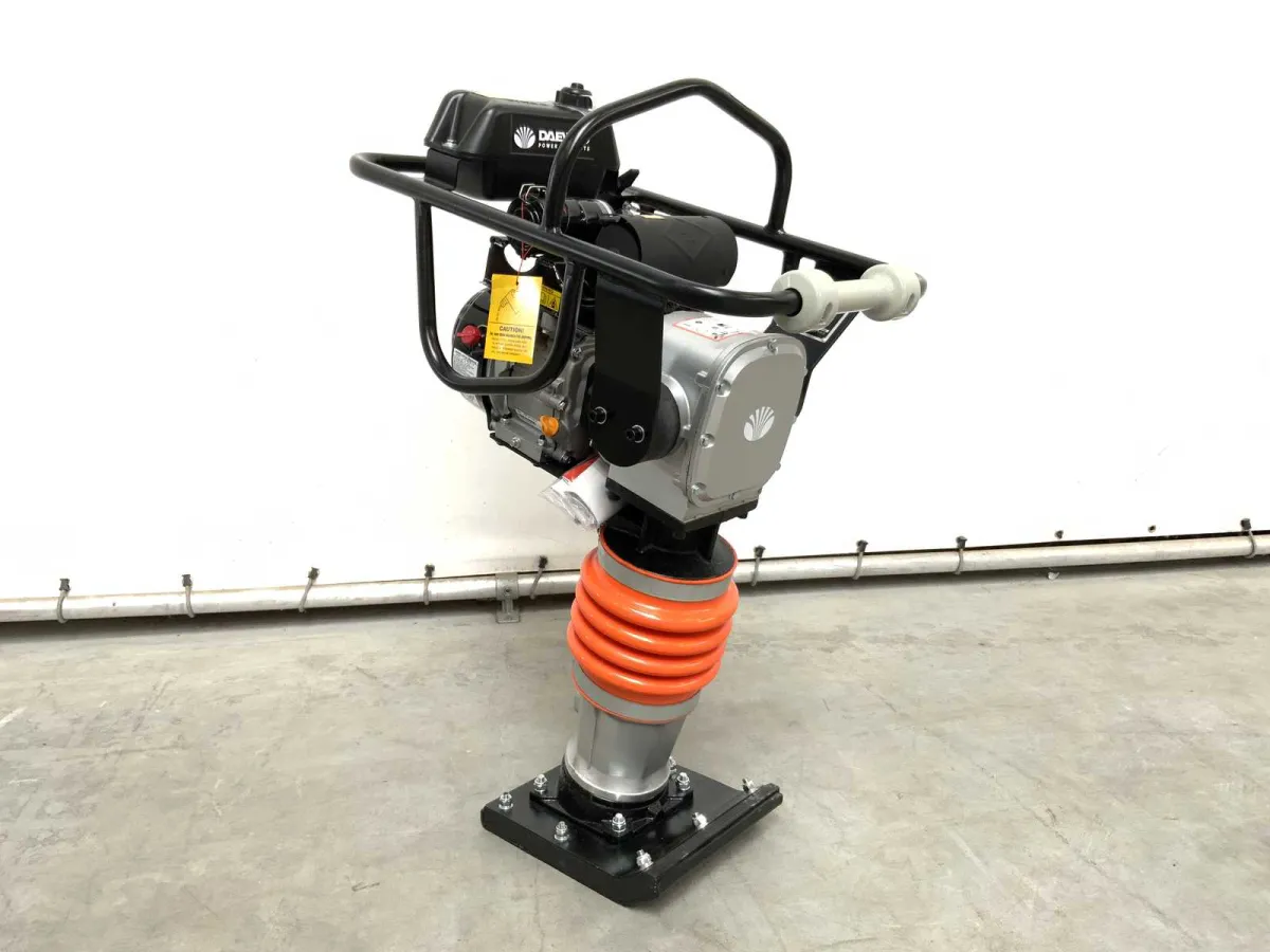 Daewoo - 2026 - DARM80 - Vibrations-Tamper 6,5 PS