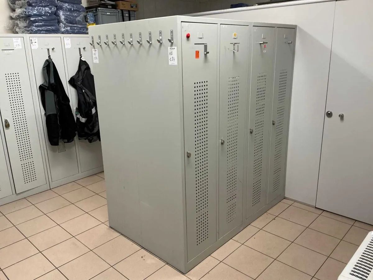1-türiger Schließfachschrank (14x)