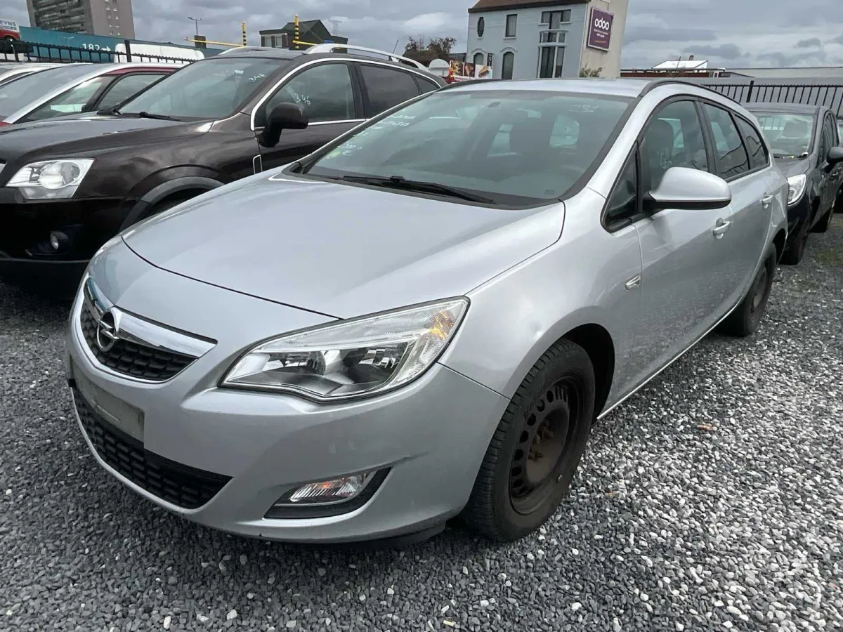 Opel - 2012 - Astra Sport Tourer - Tourer - Auto