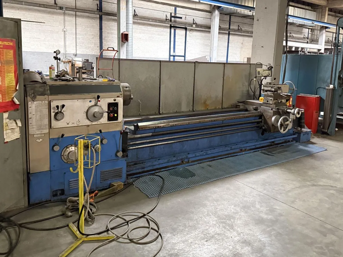 Arlo Ø 800 x 3000 mm