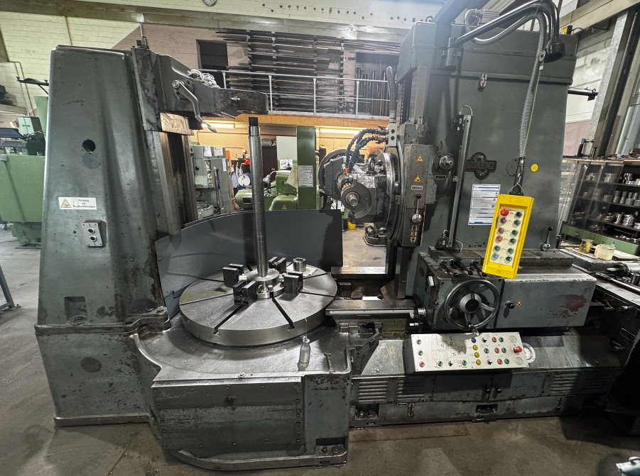LORENZ E 16 Zahnrad-Abwälzfräsmaschine - vertikal