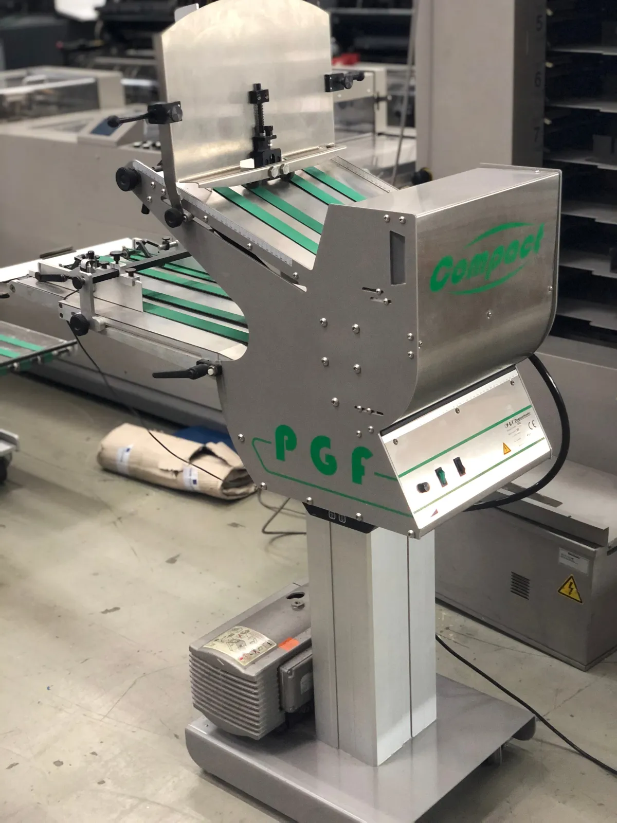 PGF Compact Envelope feeder Envelope feeder