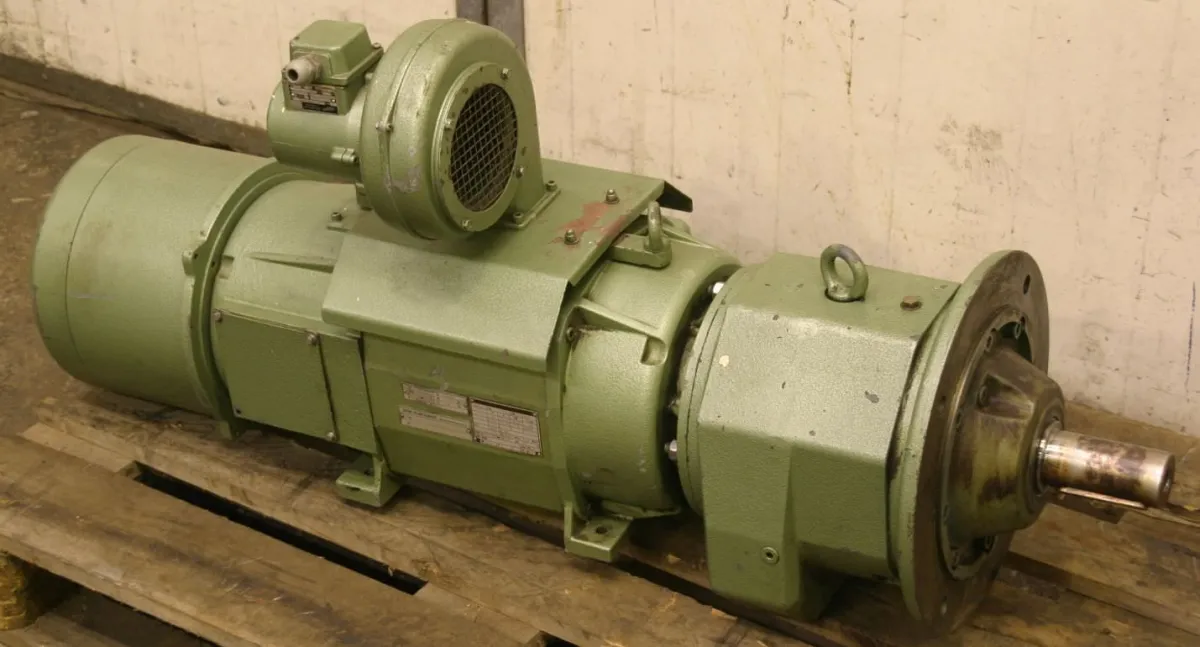 SEW Eurodrive RF83/GSV132.2LL/V/B Gleichstrom Getriebemotor