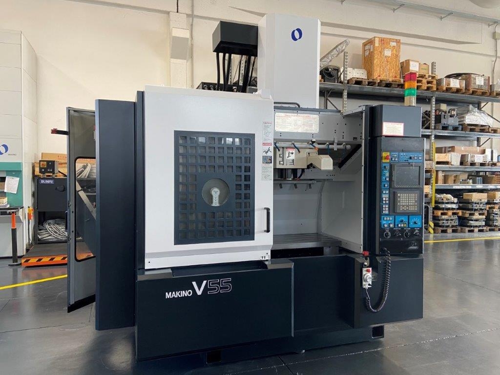 Makino V55 - A 40 Vertikal-Bearbeitungszentrum