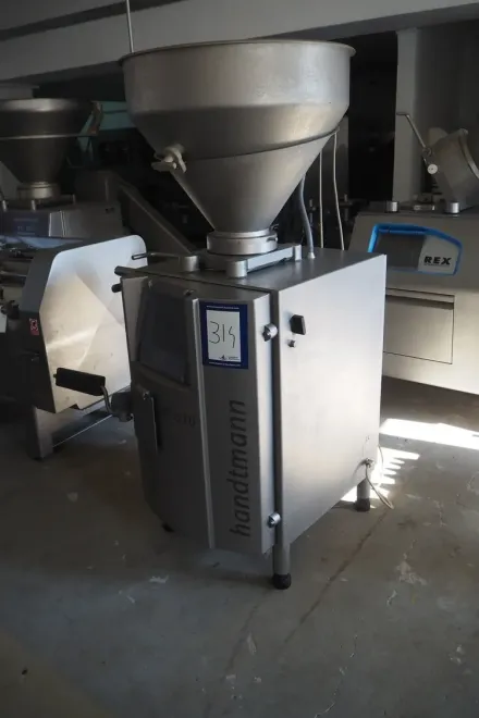 Handtmann vacuum filling machine, type: VF610, num – RESALE