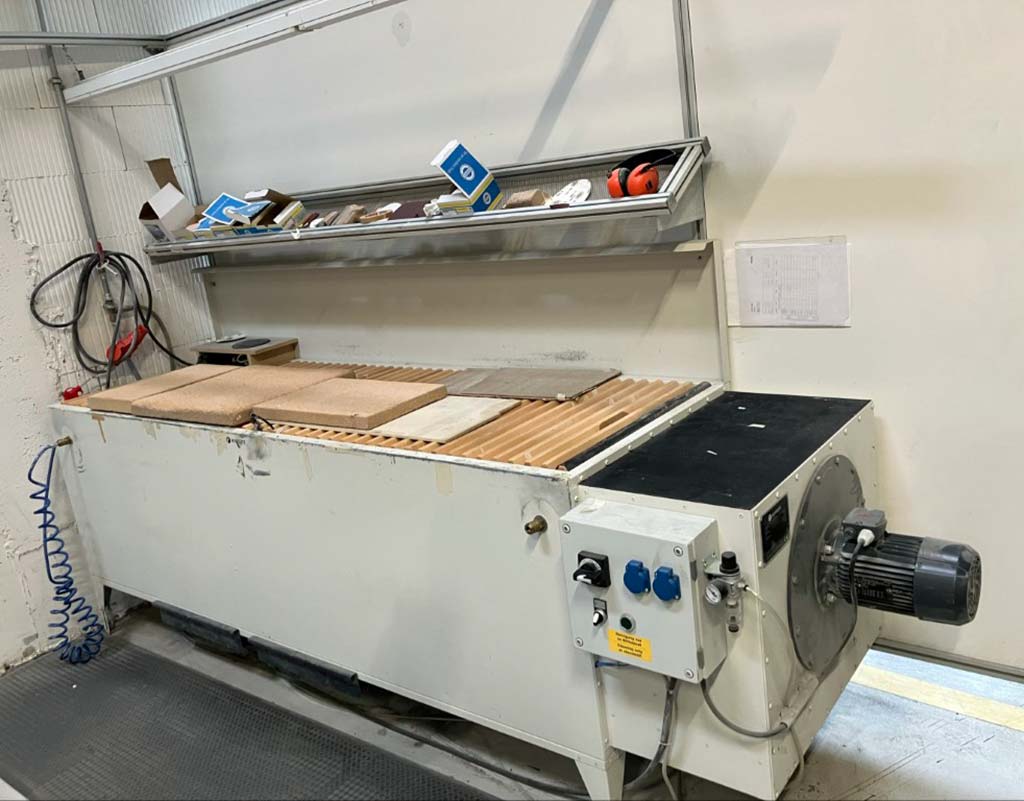 Rippert Anlagentechnik ST 20-250 Schleiftisch