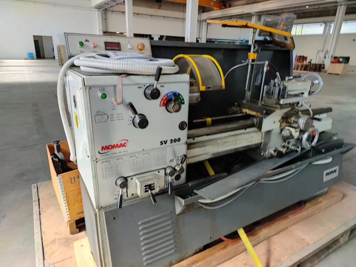 Momac SV 200 Leit- und Zugspindeldrehmaschine