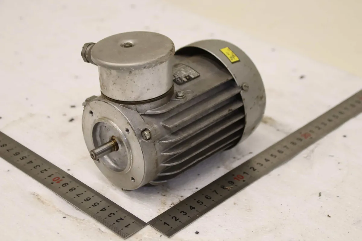 VEM KR 80,1/4 Elektromotor 0,06 kW 1400 U/min