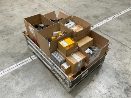 u.a. SKF, PARKER, RENISHAW - Konvolut Ersatzteile – RESALE