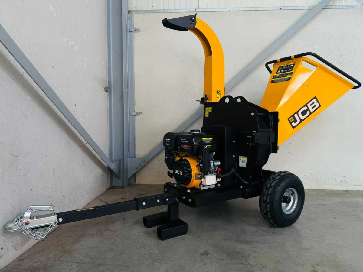 JCB CH150120PE Professioneller Holzhäcksler
