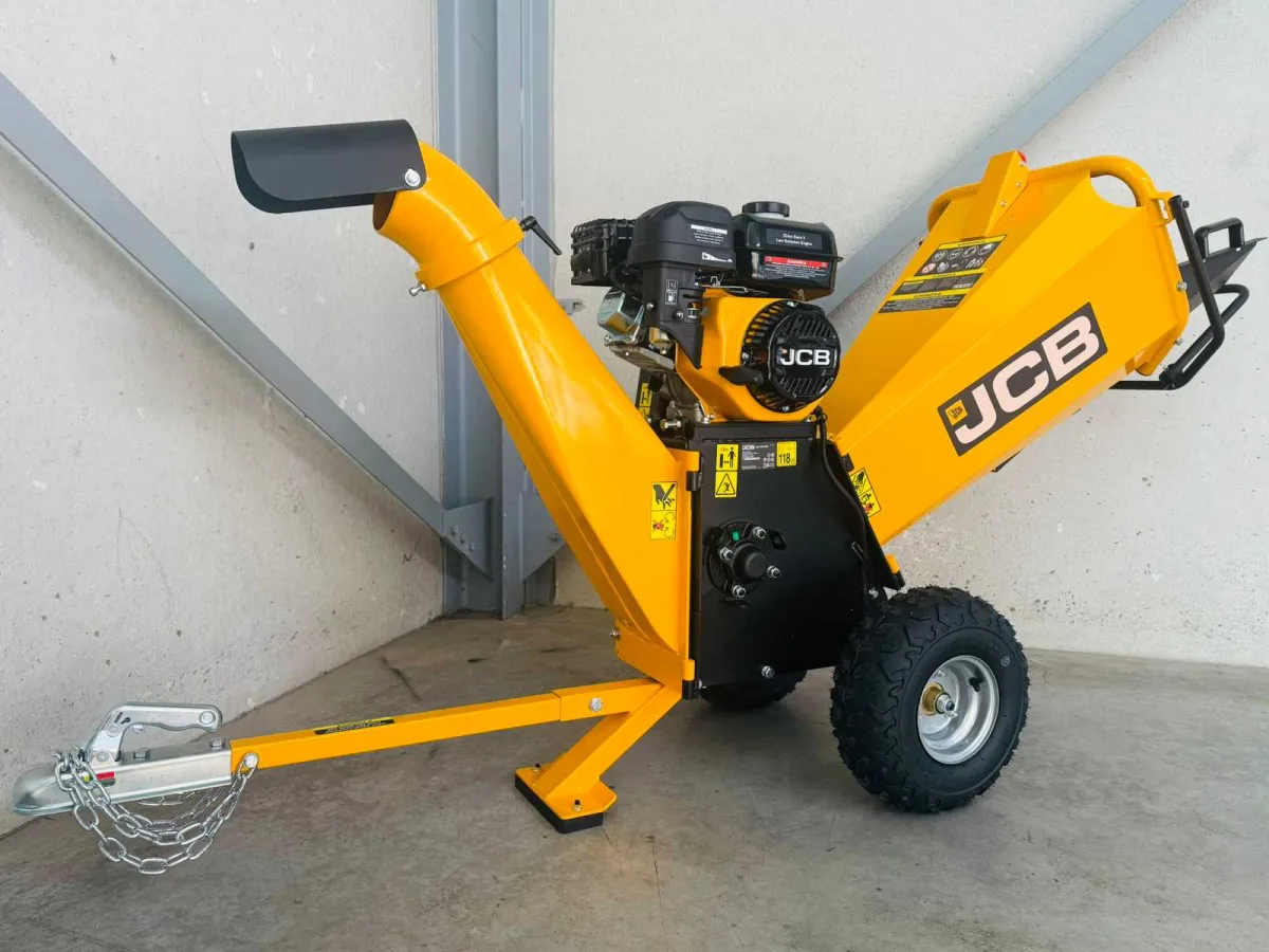 JCB CH75100P professioneller Holzhäcksler