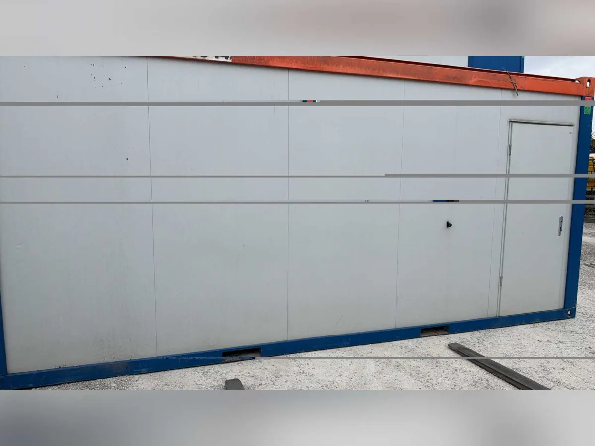 CONTAINEX SANICONTAINER 20 ' avec kitchenette - défaut