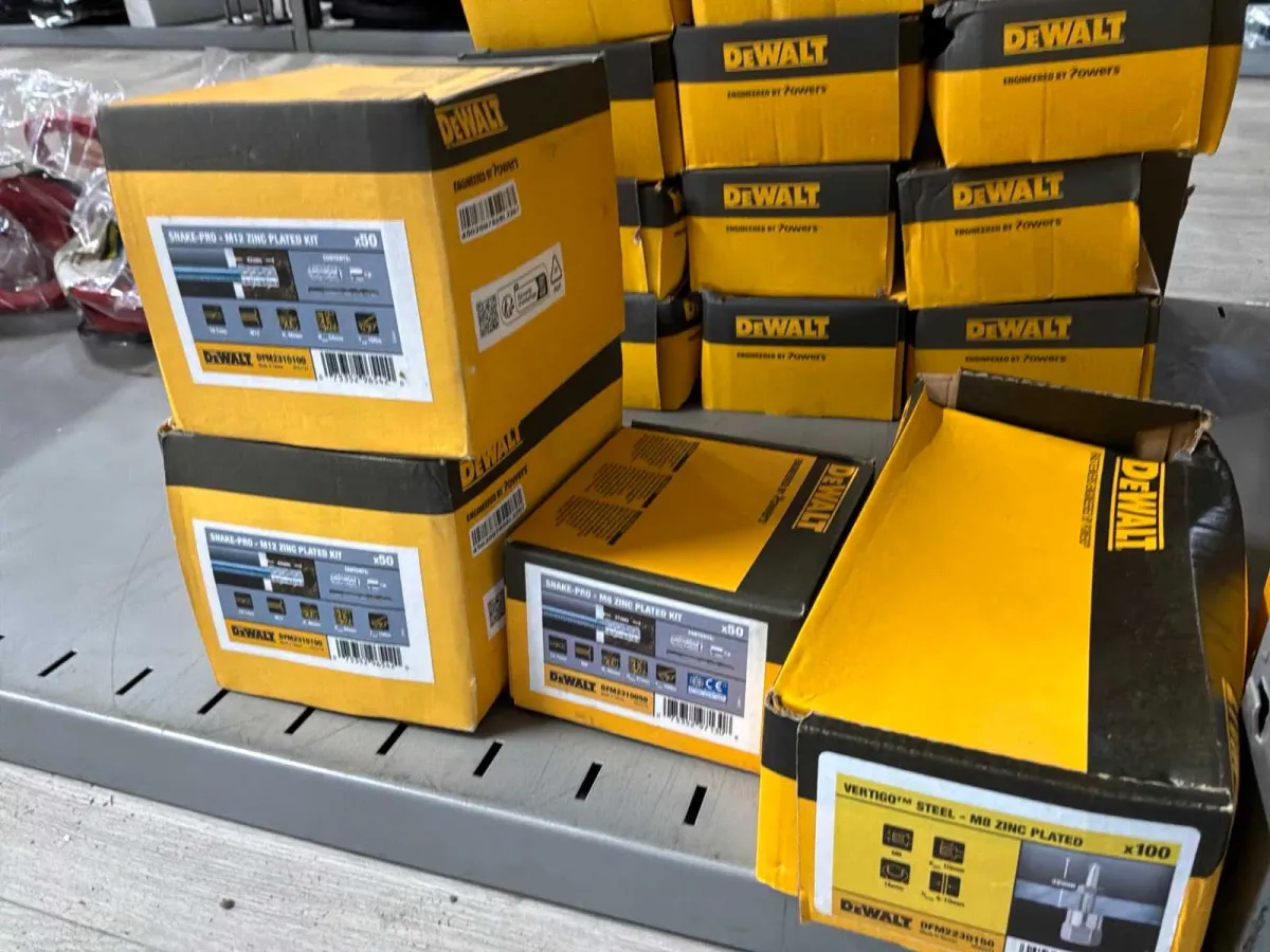 DeWalt M8-M12 Internal Thread Anchors (4x)