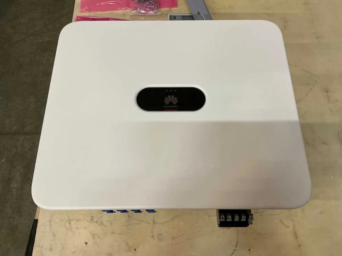 (x1) HUAWEI SUN2000-12KTL-M5 Onduleur - Triphasé (pas Wi-Fi) - (RÉF : 4005443)