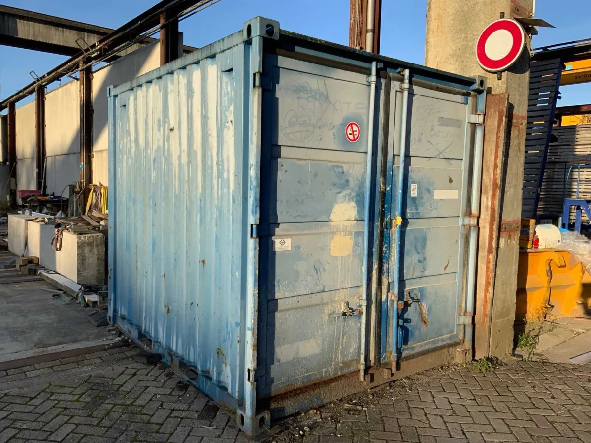 Schiffscontainer 10 Fuß mit Inhalt