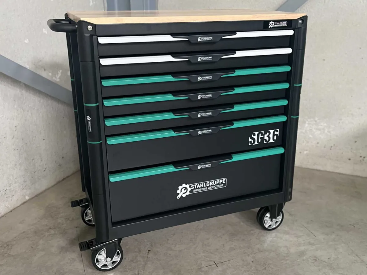Stahlgruppe SG36 professionell gefüllter Werkzeugwagen