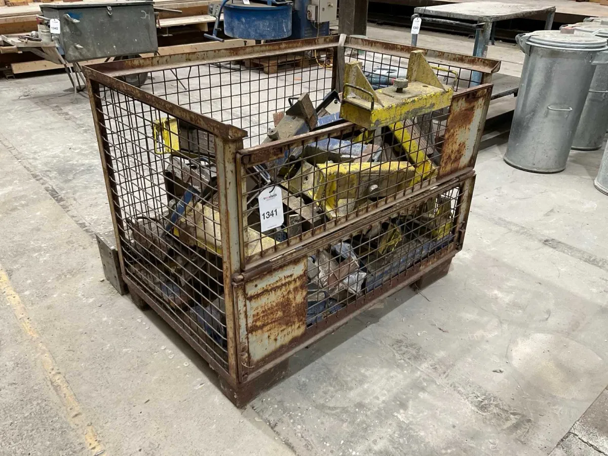 Gitterbox mit Magneten